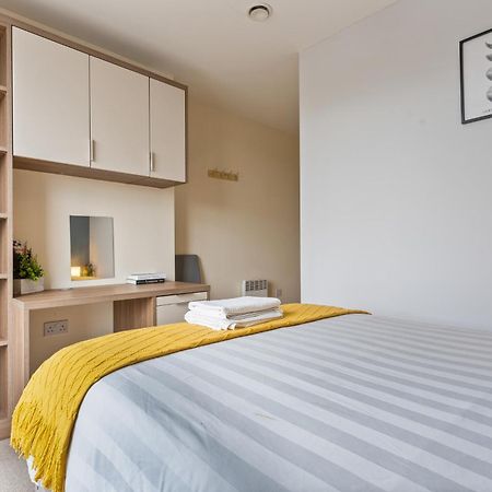 247 Serviced Accommodation In Telford 2 Bedroom Apartment Exterior photo