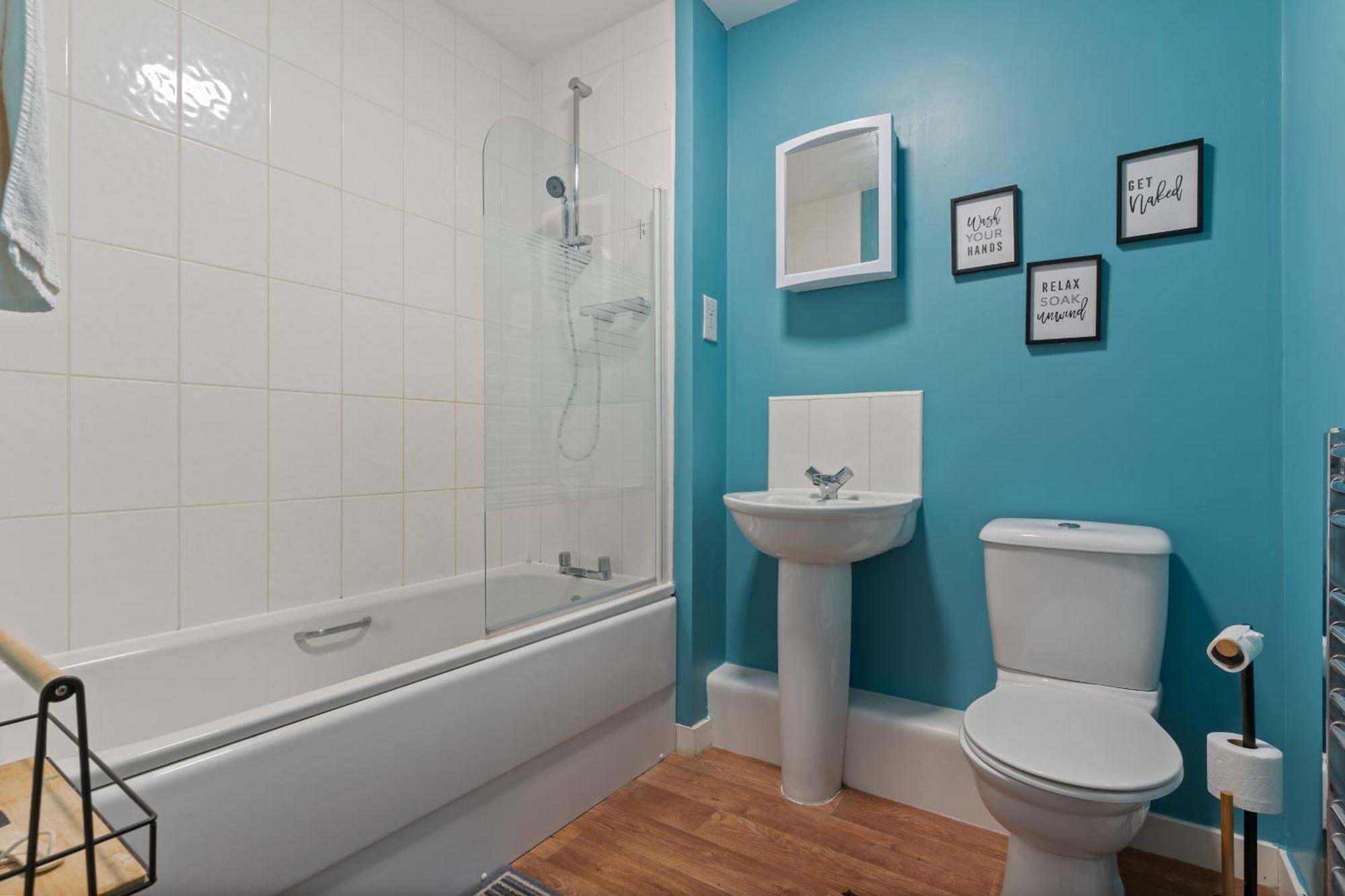 247 Serviced Accommodation In Telford 2 Bedroom Apartment Exterior photo
