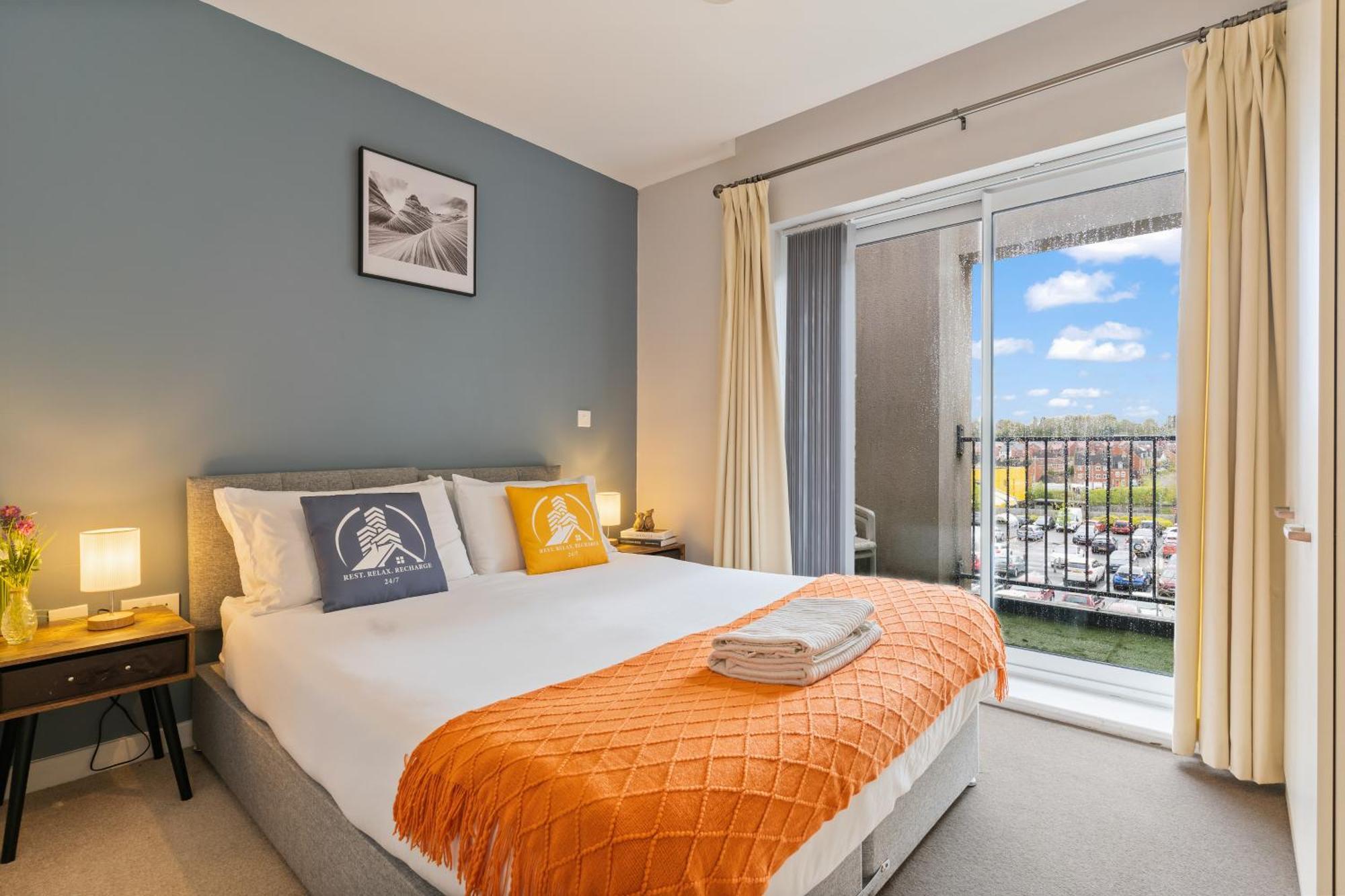 247 Serviced Accommodation In Telford 2 Bedroom Apartment Exterior photo
