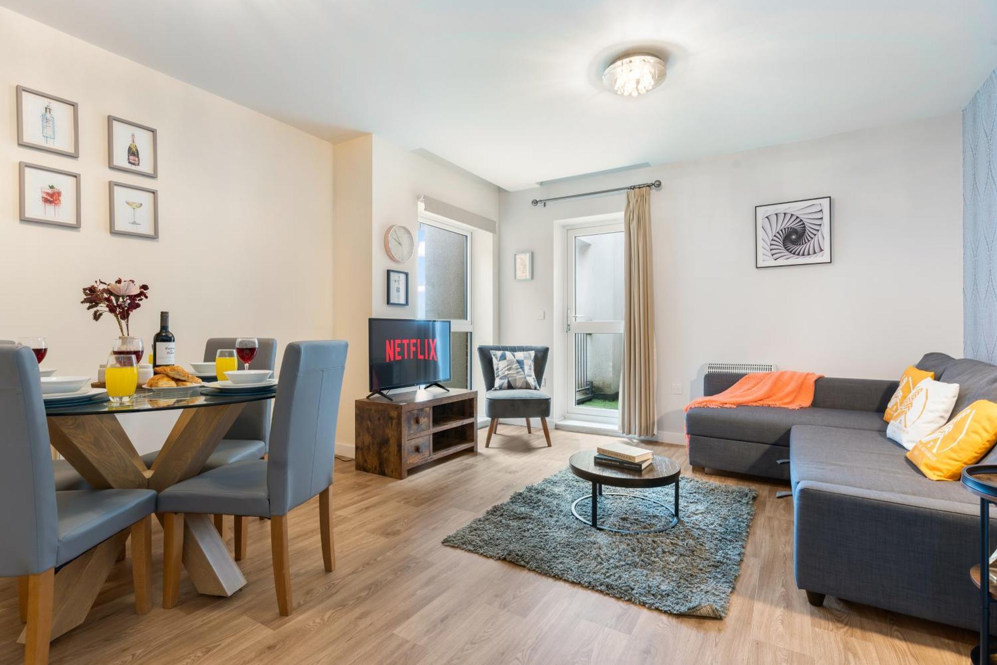 247 Serviced Accommodation In Telford 2 Bedroom Apartment Exterior photo