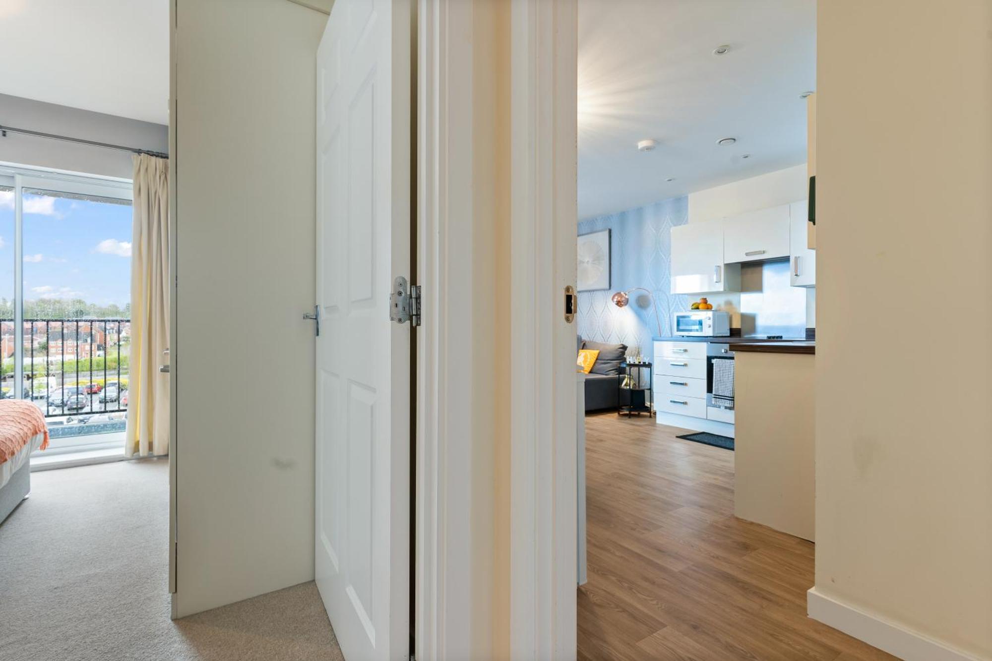 247 Serviced Accommodation In Telford 2 Bedroom Apartment Exterior photo